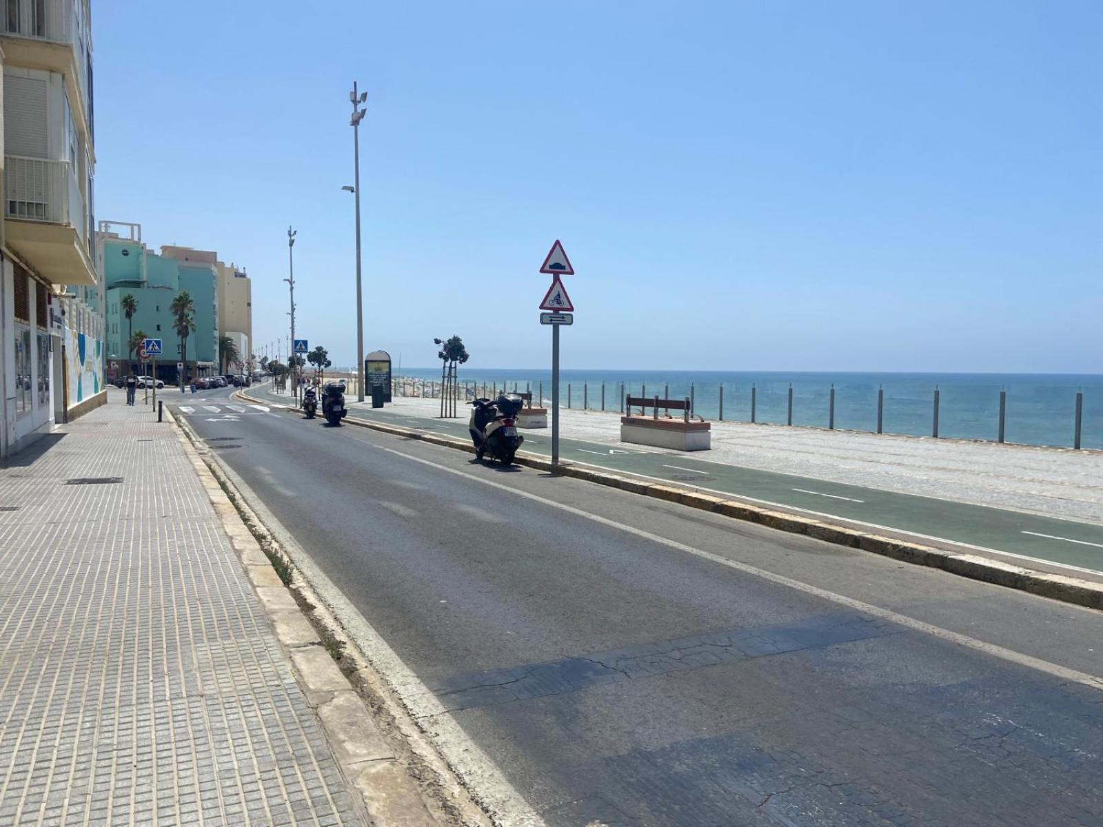 Apartamento a pie de playa Cádiz Exterior foto